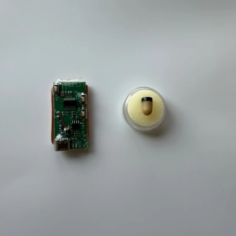 The Bluetooth headset module is equipped with a set of ultra-small modules for headphones.