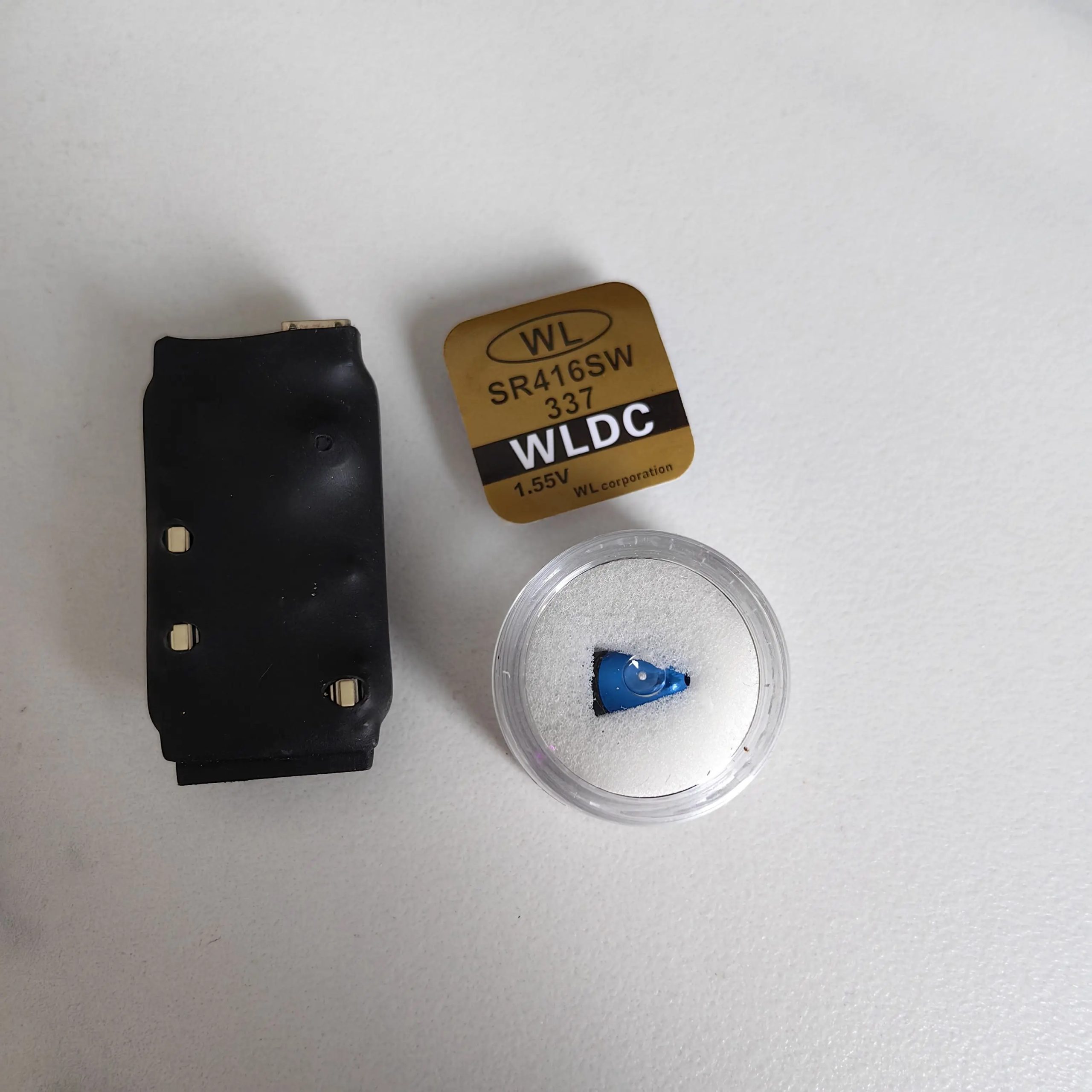 The Bluetooth headset module is equipped with a set of ultra-small modules for headphones.